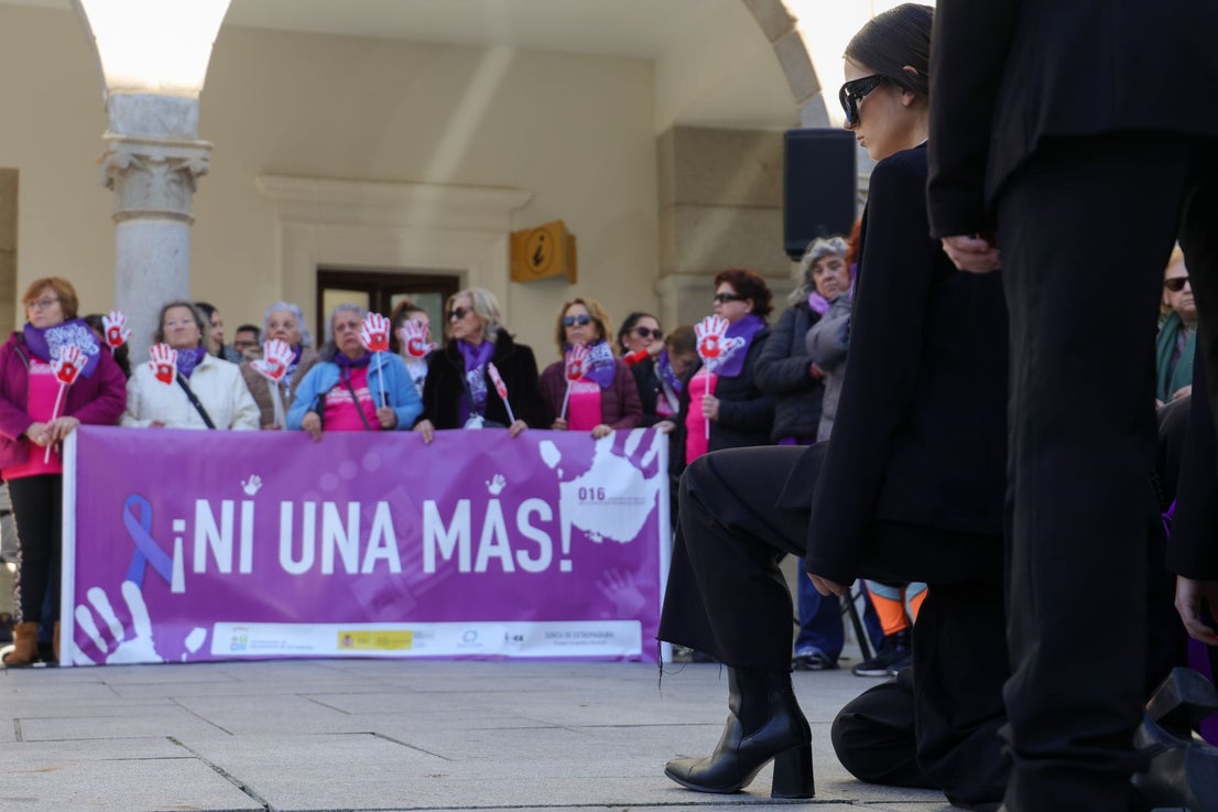 Imágenes del 25-N en Villanueva de la Serena