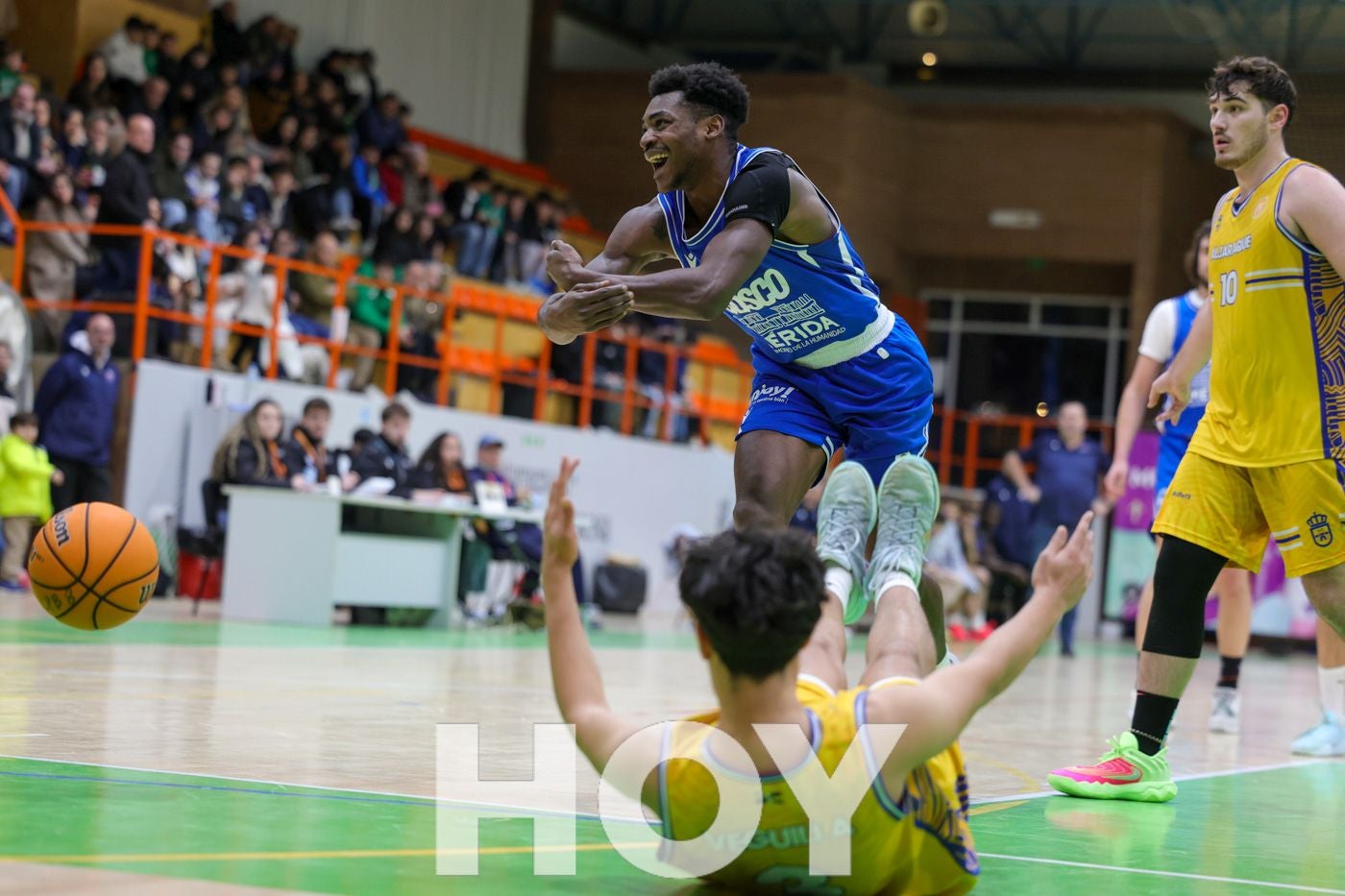 El CP Bosco se 'estrena' con victoria en el pabellón José Manuel Calderón