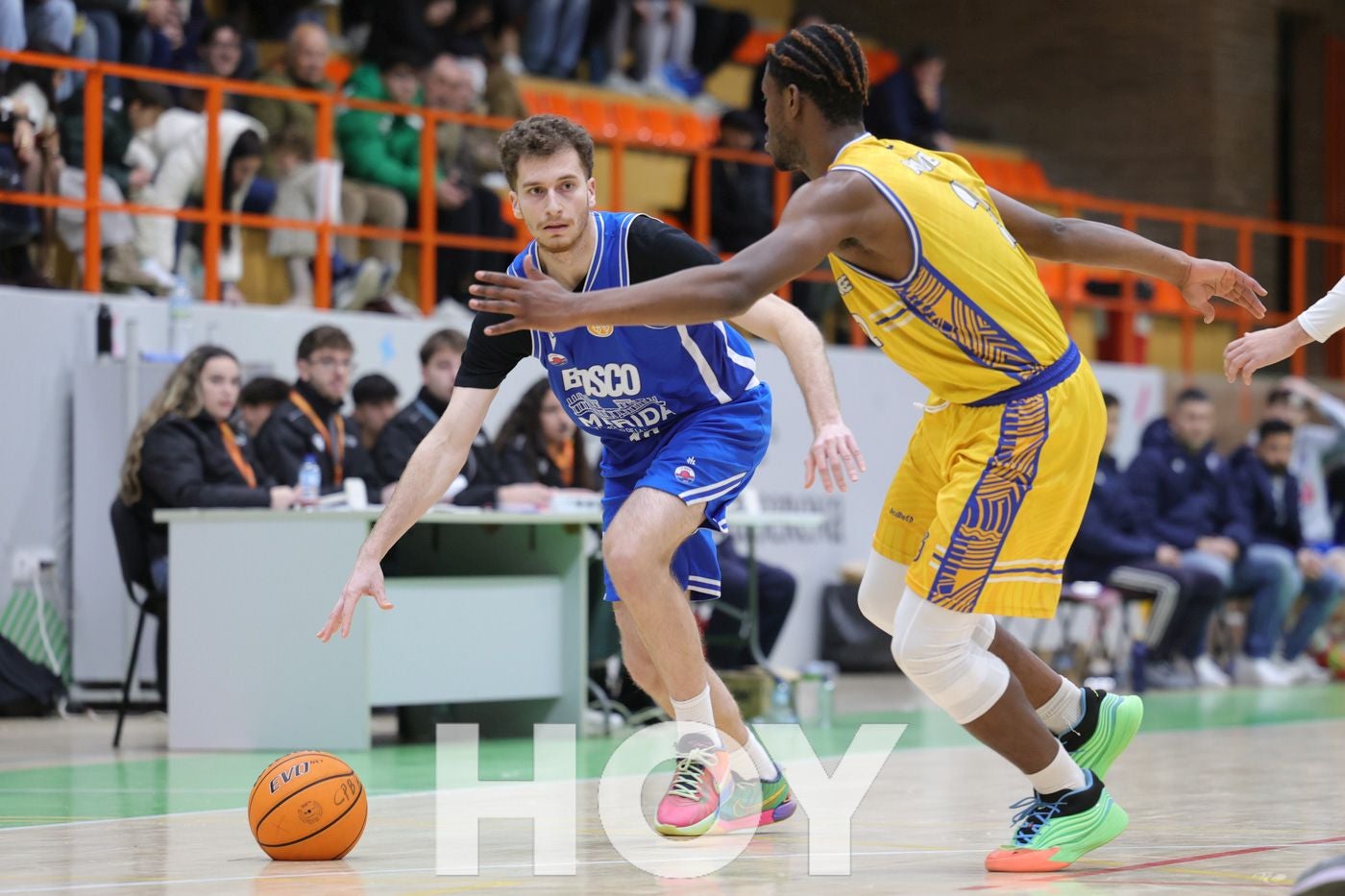 El CP Bosco se 'estrena' con victoria en el pabellón José Manuel Calderón