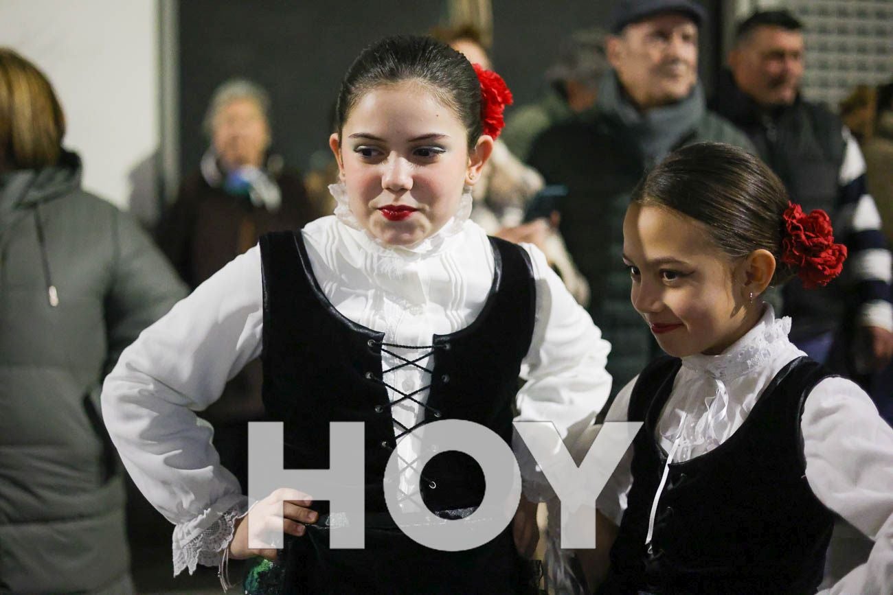 FOTOS | Tradicional Manteo del Pelele en Villanueva de la Serena