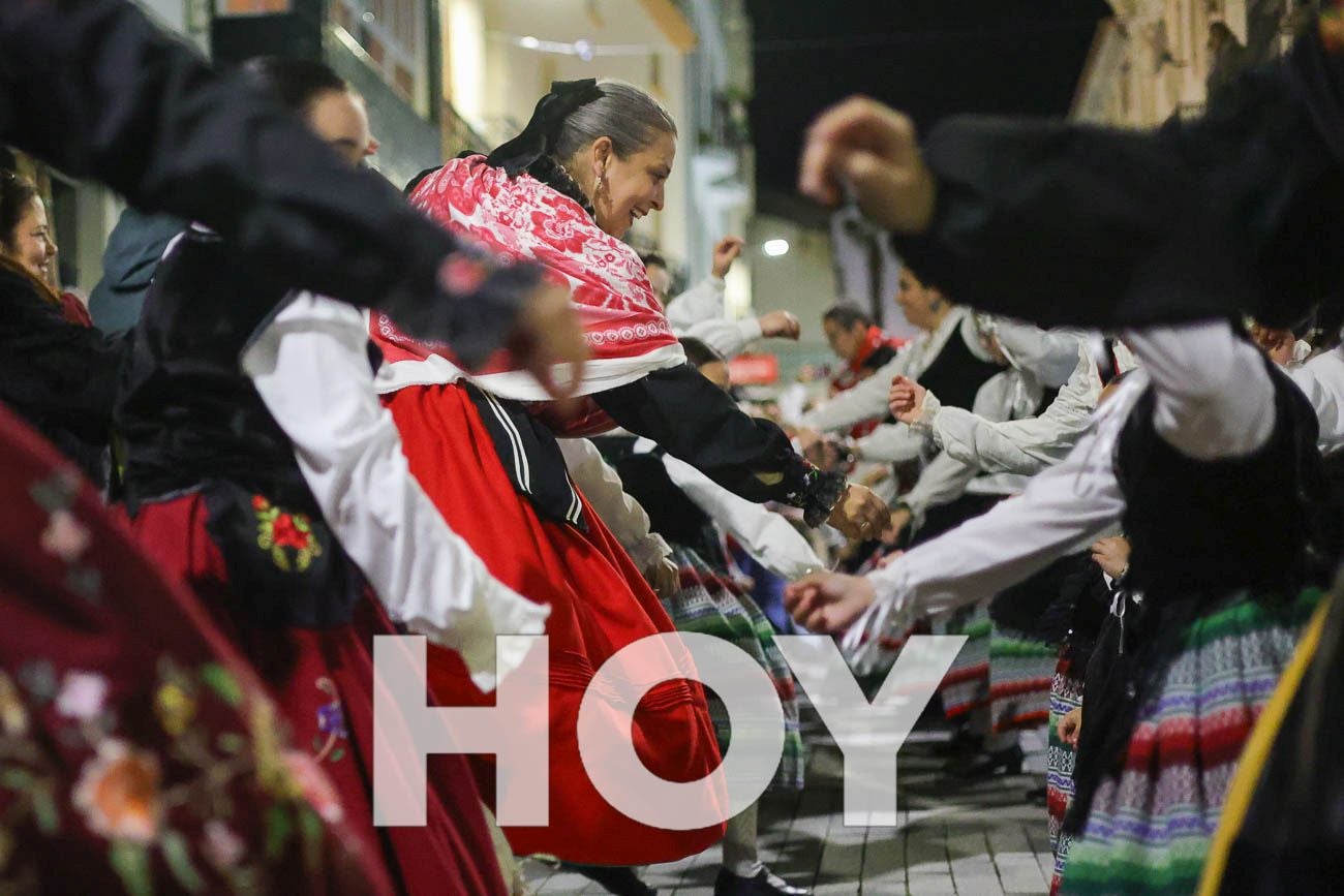 FOTOS | Tradicional Manteo del Pelele en Villanueva de la Serena