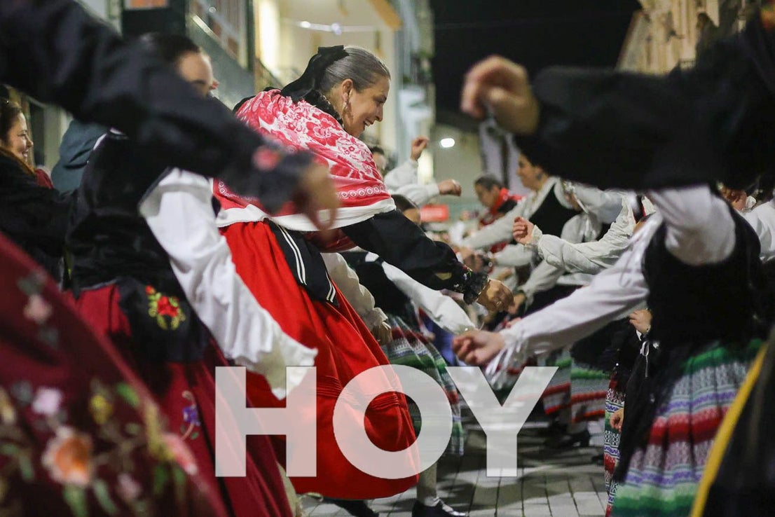 FOTOS | Tradicional Manteo del Pelele en Villanueva de la Serena