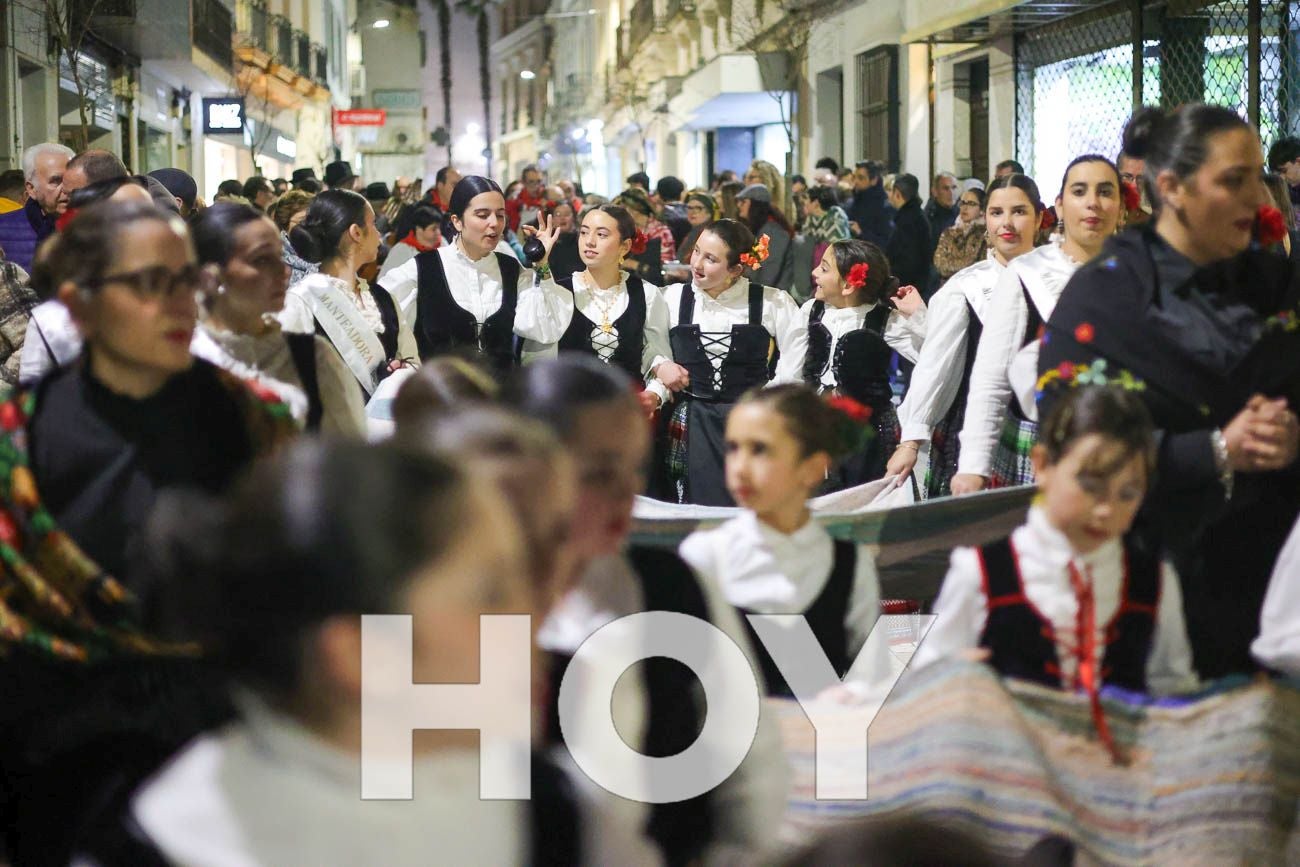FOTOS | Tradicional Manteo del Pelele en Villanueva de la Serena
