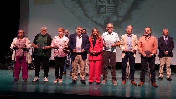 Homenaje a 70 vecinos por su trayectoria profesional