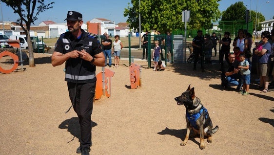 Siete unidades caninas reciben formación en la localidad