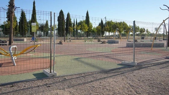 Comienza la obra de entoldado de la zona infantil del parque de avenida de los Deportes