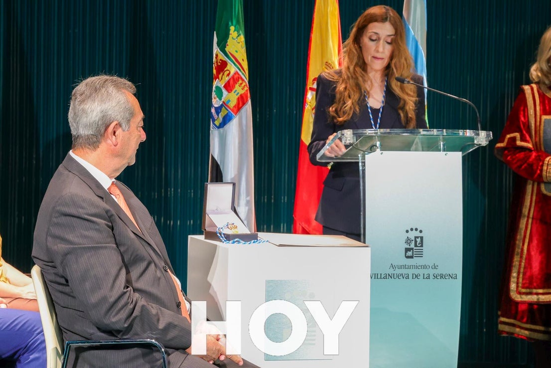 En imágenes: Atanasio Naranjo recibe la Medalla de la Ciudad