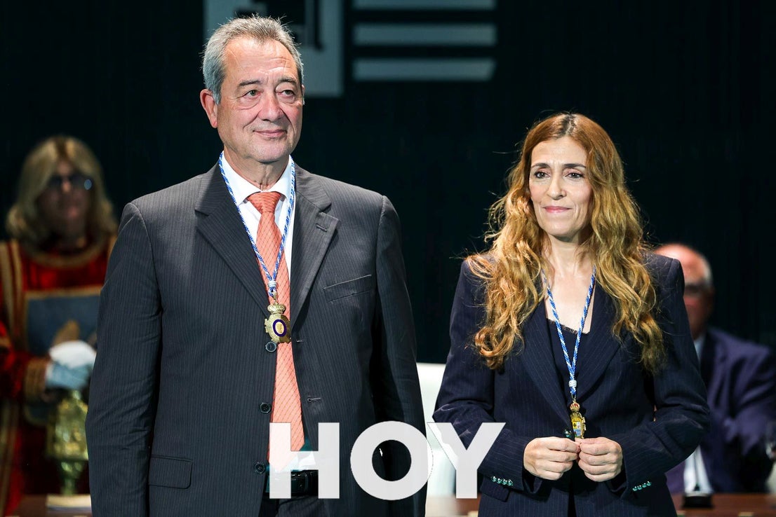 En imágenes: Atanasio Naranjo recibe la Medalla de la Ciudad