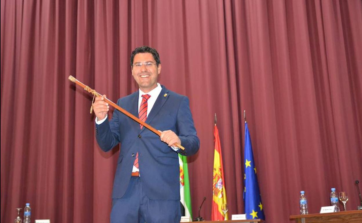 Ramón Díaz Farias recibió el quinto bastón de mando como alcalde.