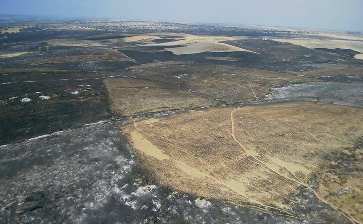 Vista panorámica del incendio llegado de Mourào en 2018.