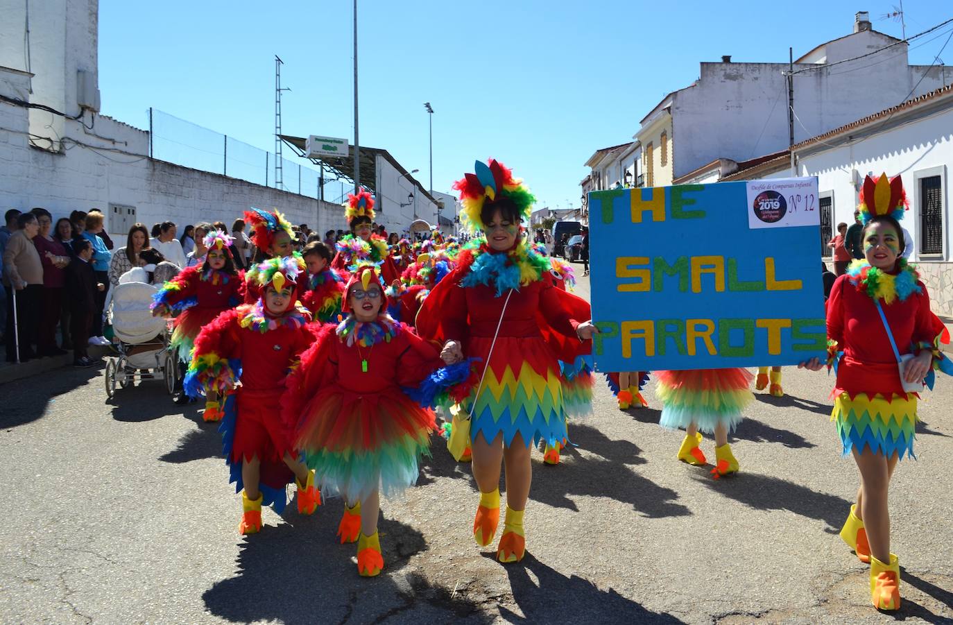 Integrantes del desfile infantil.