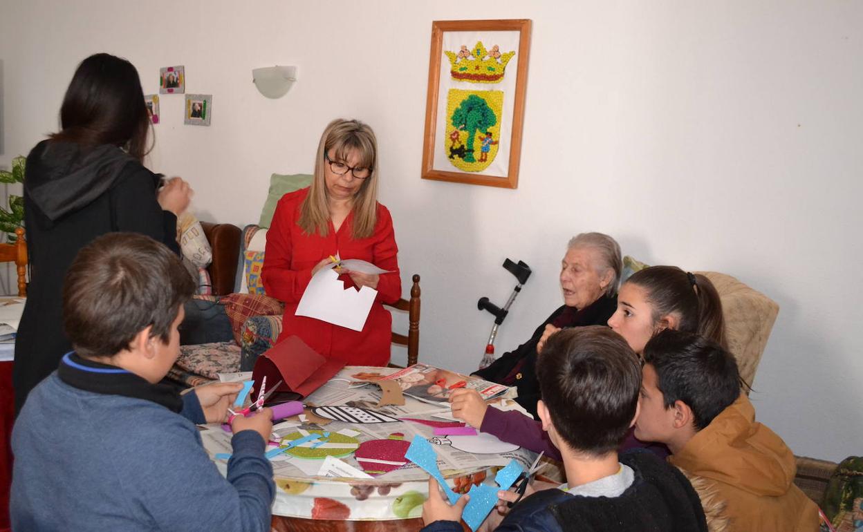 Visita del AMPA Nuevo Futuro a los Pisos Tutelados, imagen de archivo.