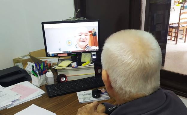 Las videollamadas familiares han supuesto una inyección de alegria diaria.