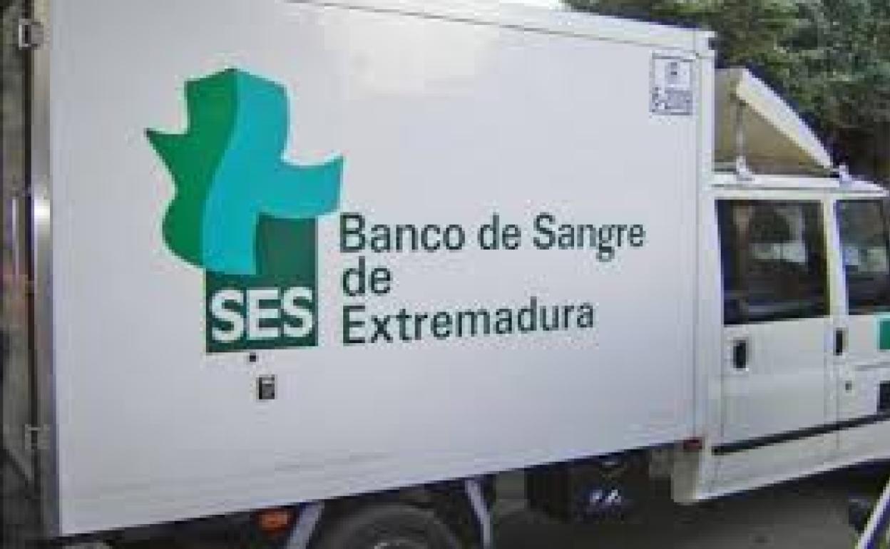 Camión del Banco de Sangre de Extremadura.