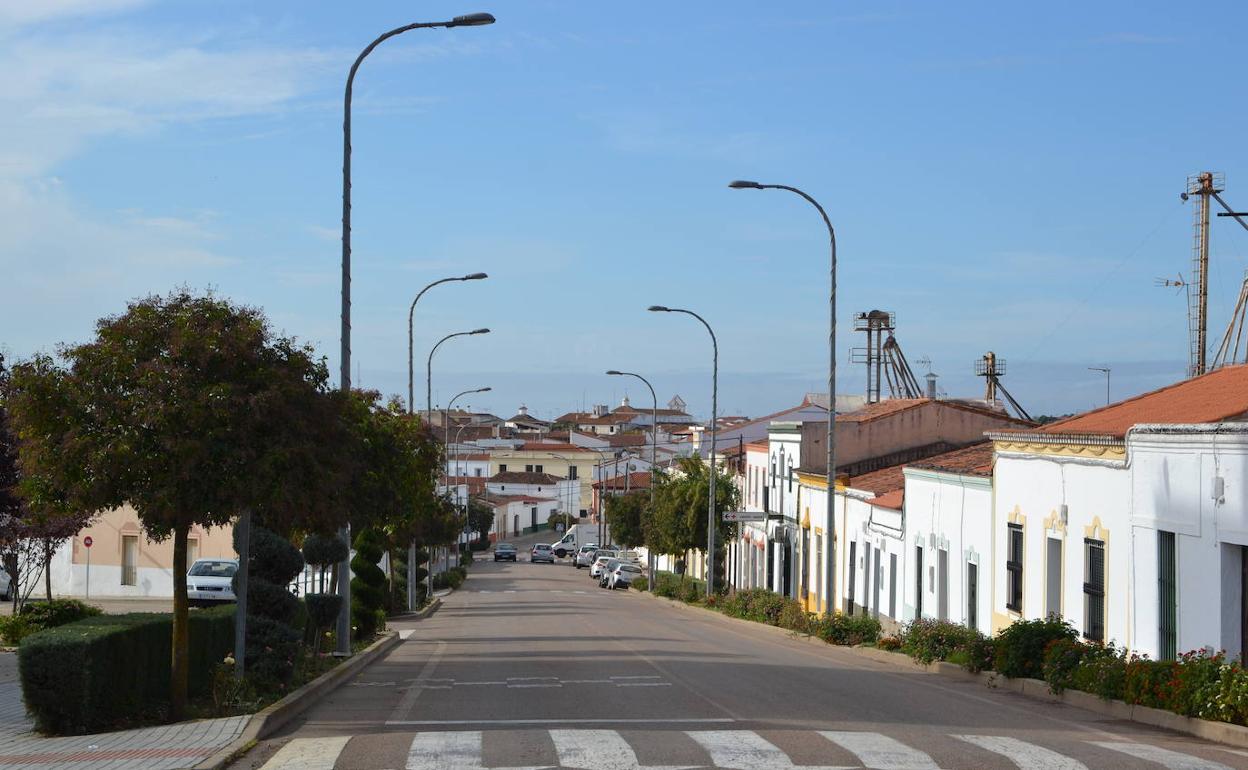 Avenida Juan Carlos I, entrada principal a la localidad