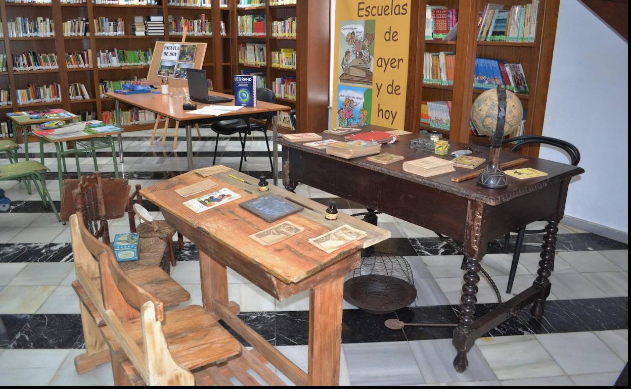 La exposición 'Escuelas de ayer y de hoy' en su paso por la localidad en 2016.