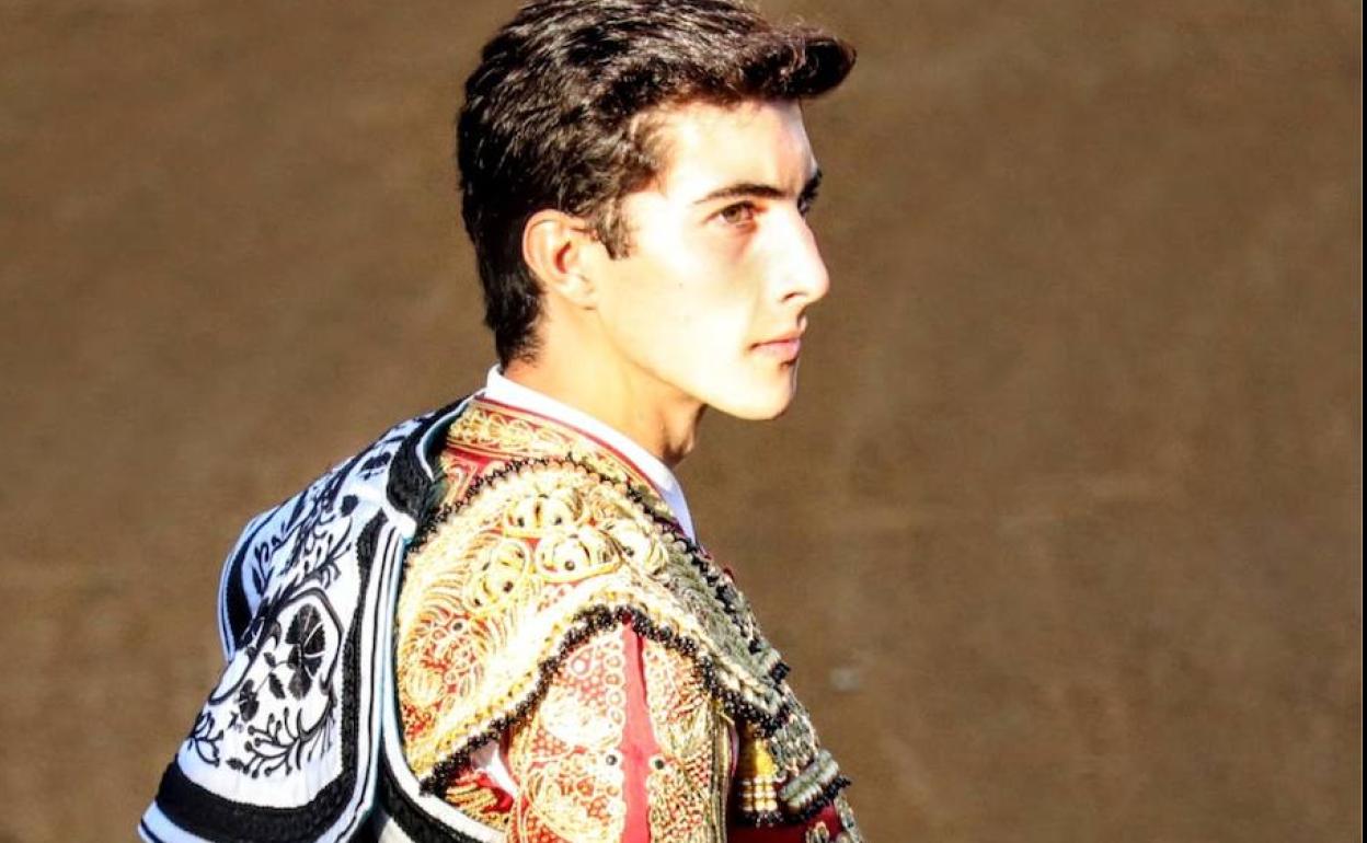 El Ayuntamiento fleta un autobús para asistir al debut de Manuel Perera en Las Ventas