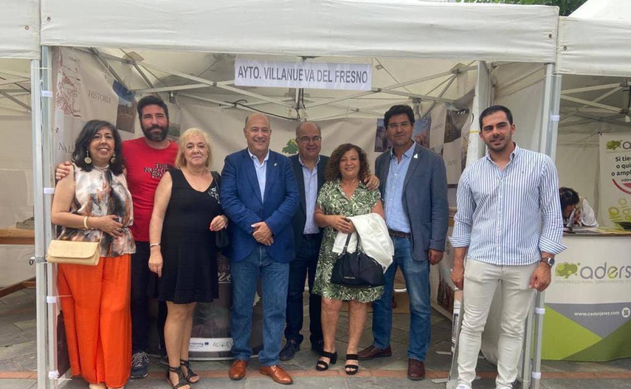 Los alcaldes Osorio, Díaz y demás autoridades en la inauguración de la feria.