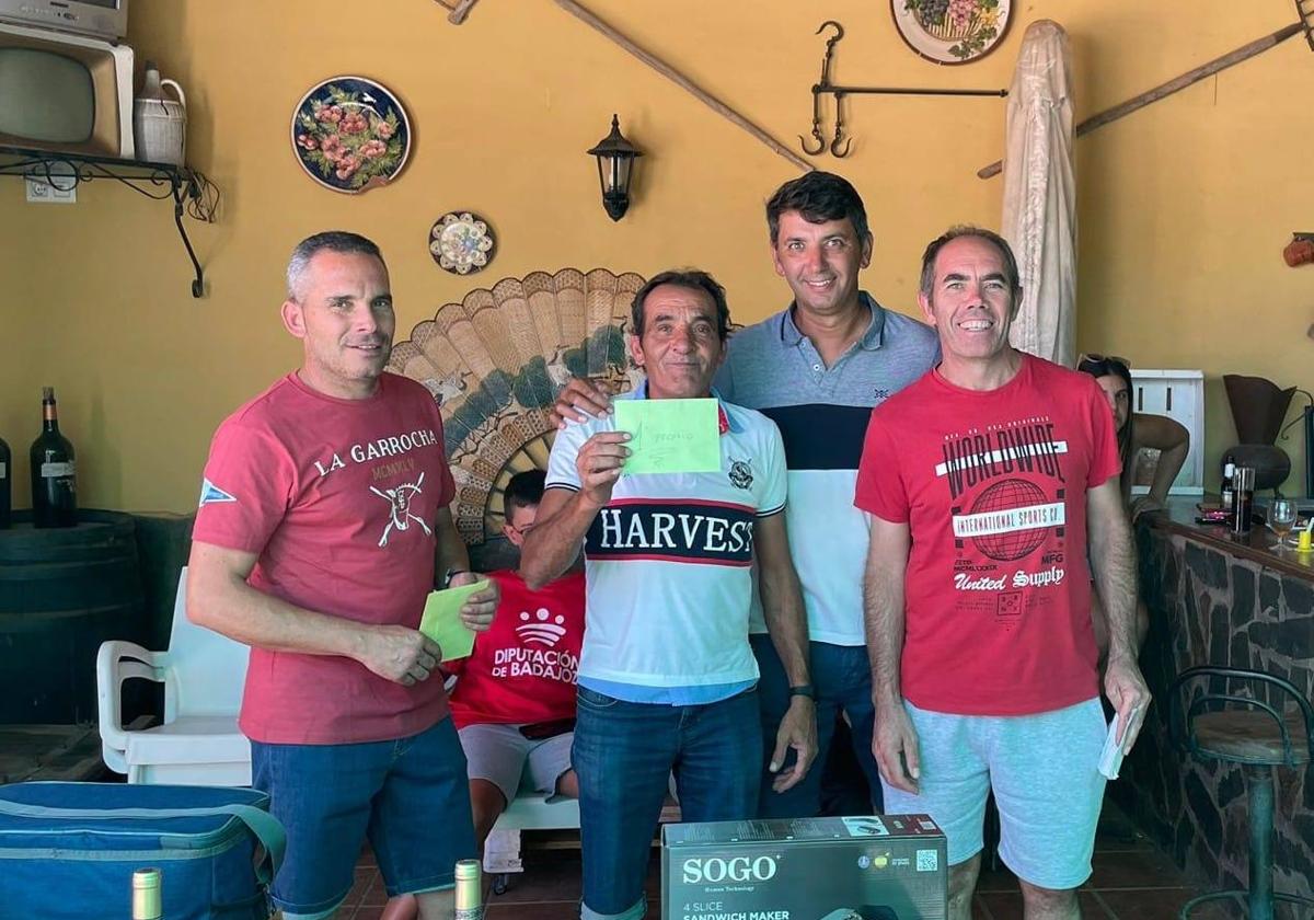Manuel Sánchez y Alejandro López se alzaron ganadores del maratón de pesca