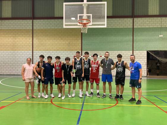 Siete equipos participaron en los maratones de Voleibol y Baloncesto