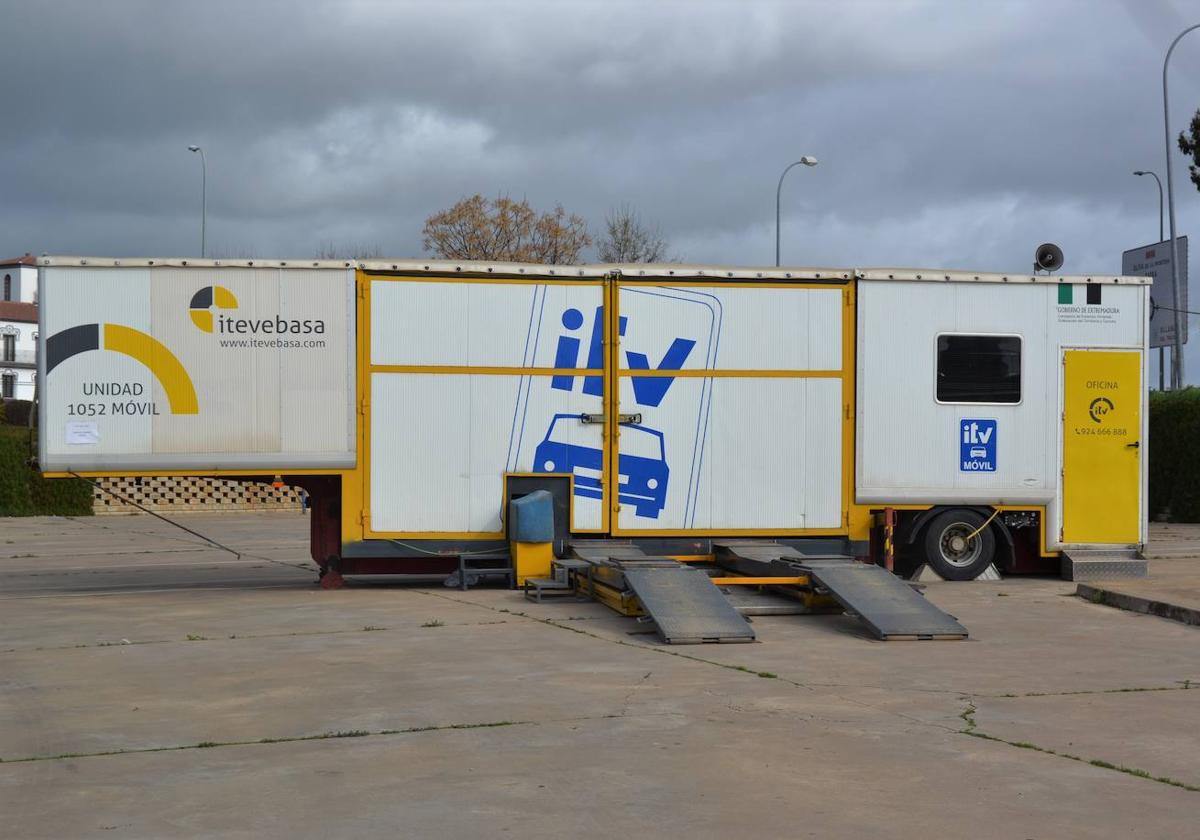 Unidad móvil instalada en el recinto ferial.