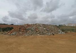 El Ayuntamiento convierte los escombros en zahorra para su aprovechamiento en obras municipales