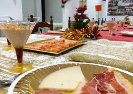 Mesa de Navidad, imagen de archivo.