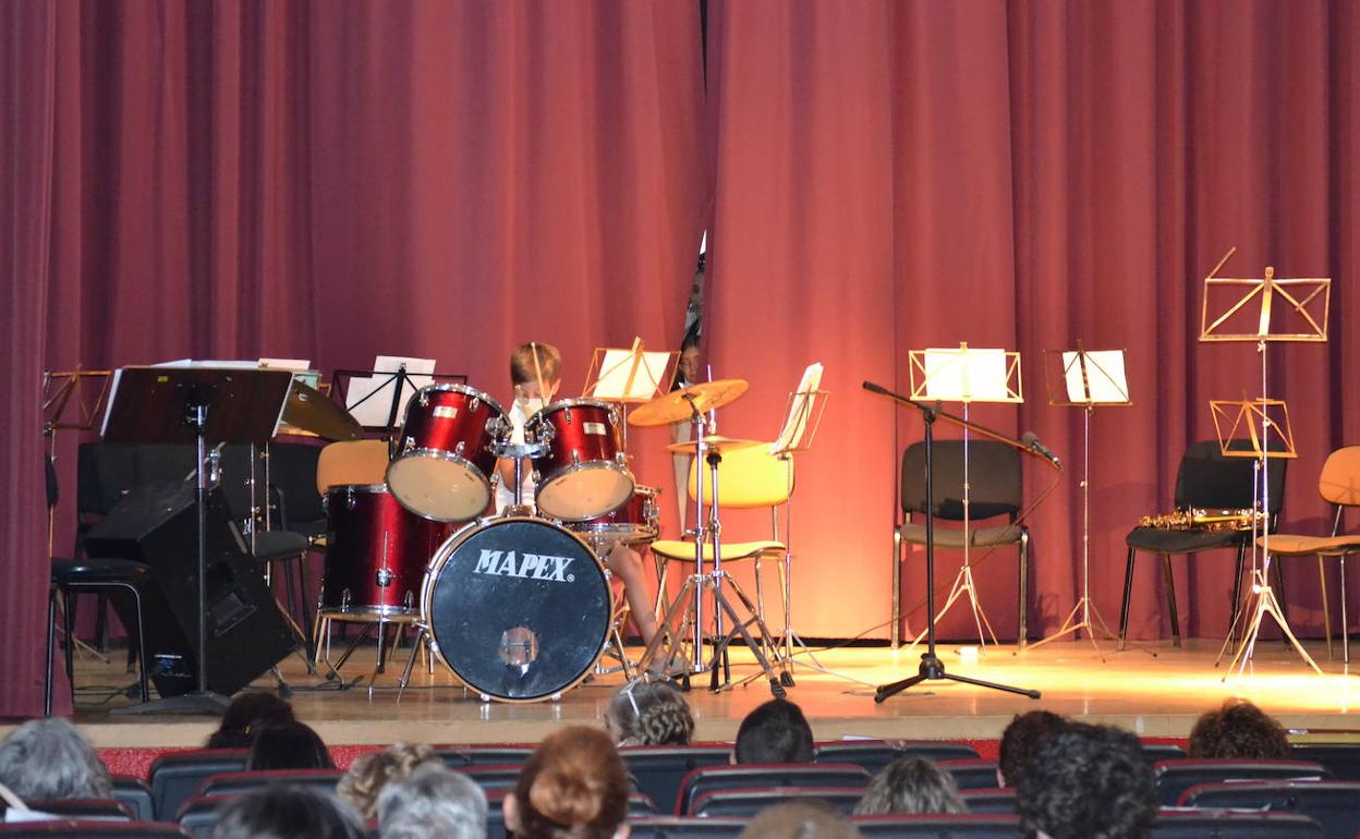 Actuación de los alumnos de la Escuela de Música.