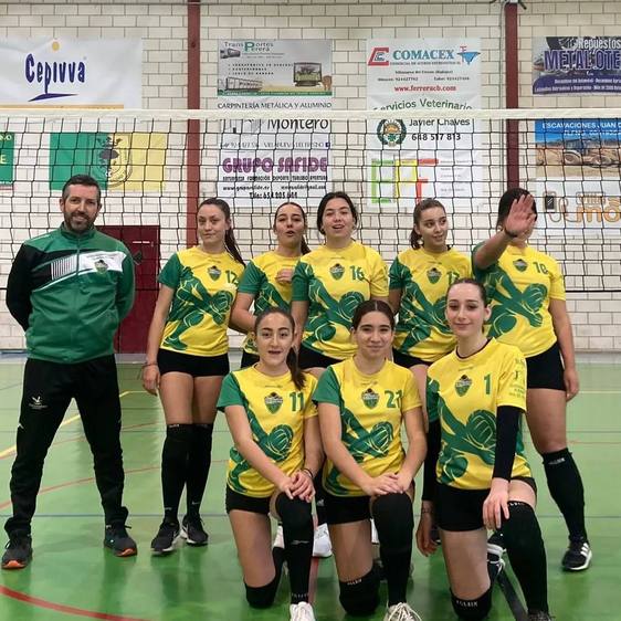Los equipos de Cadetes e Infantil de voleibol se mantienen líderes en la competición
