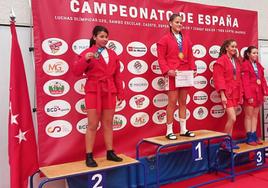 Las judokas Andrea Pardo y Judith Eloísa García en el Campeonato de España Escolar de Lucha Sambo.