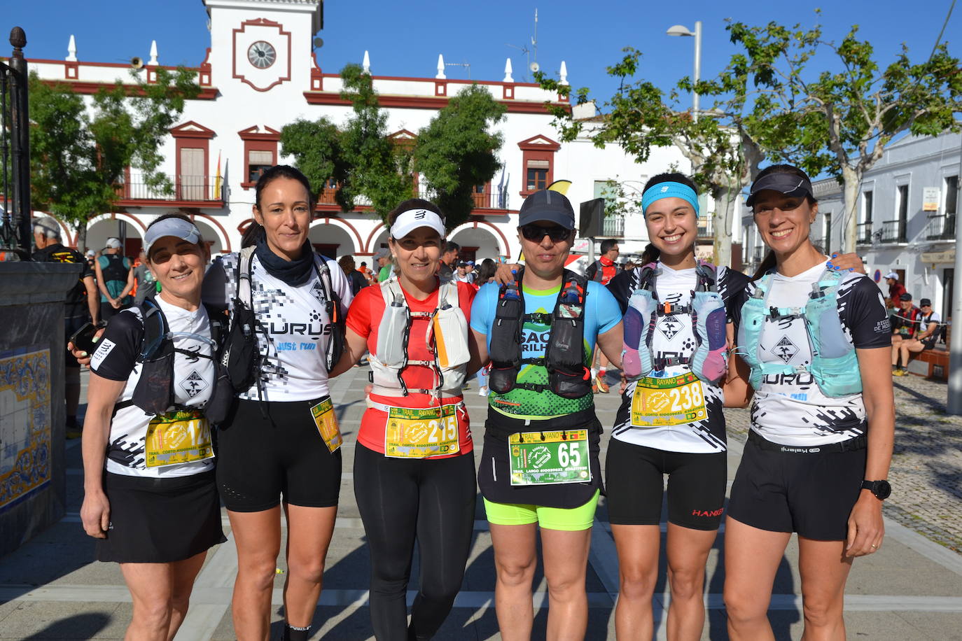 La localidad entregó 1.000 euros a Feder del VIII Trail Rayano Solidario en el que hubo más de 300 deportistas