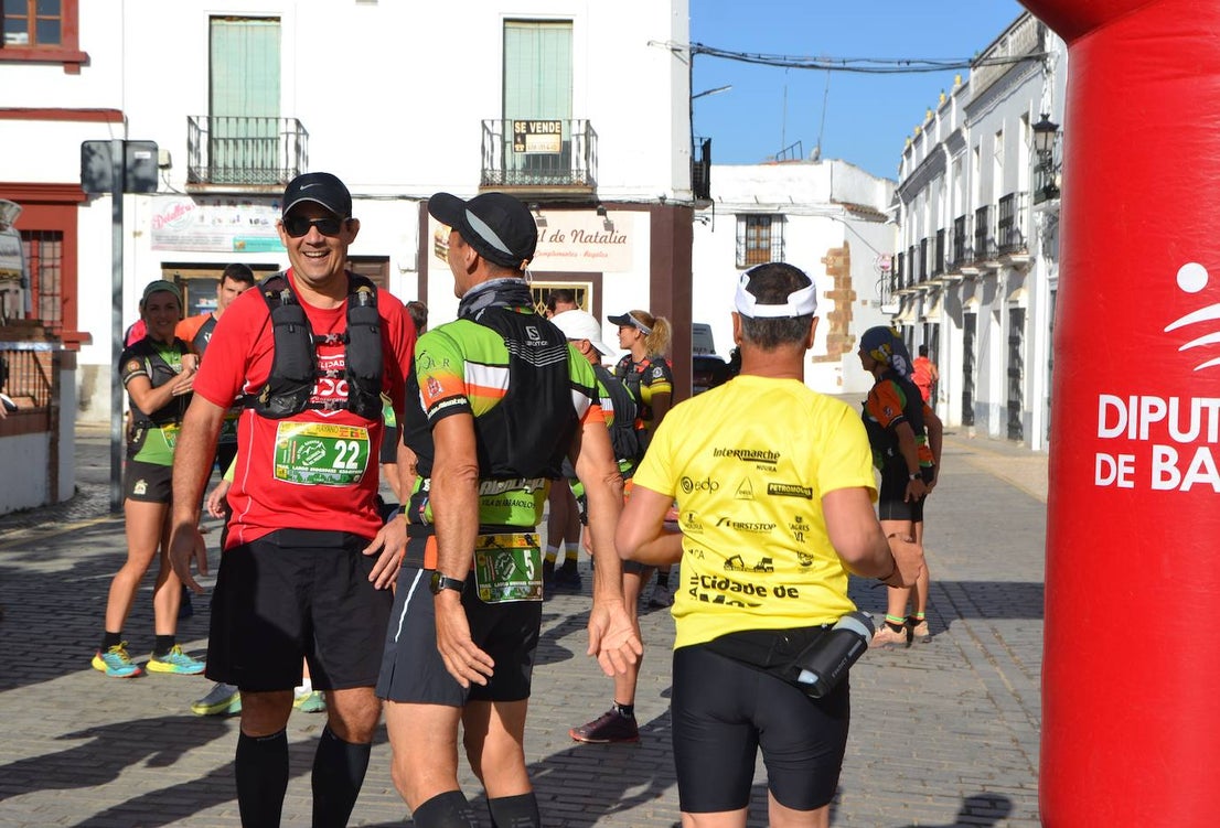 La localidad entregó 1.000 euros a Feder del VIII Trail Rayano Solidario en el que hubo más de 300 deportistas