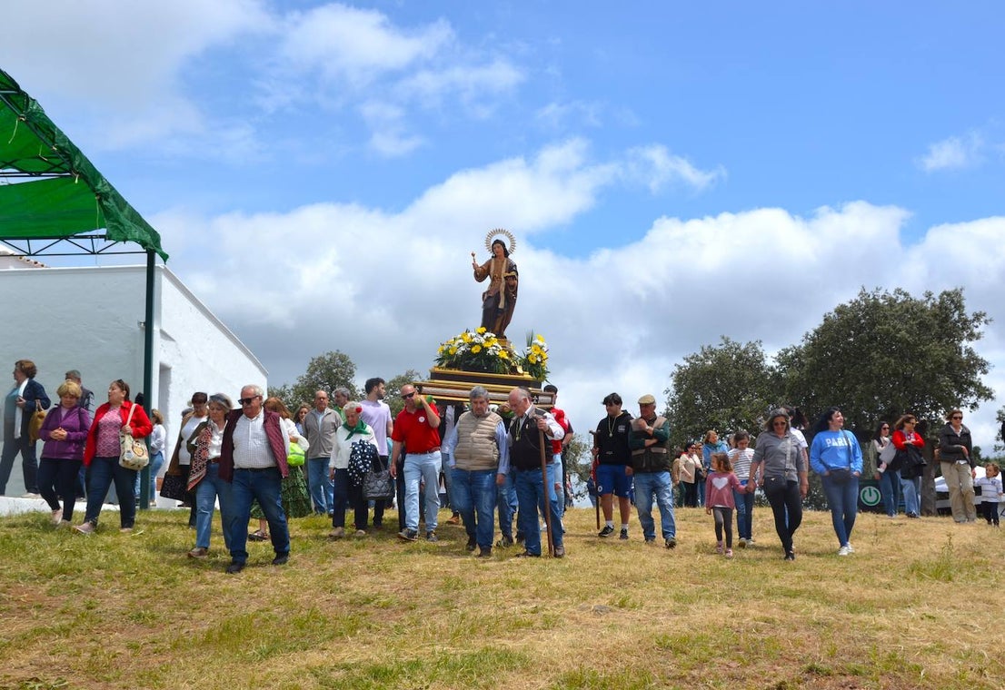 La lluvia respetó la tradicional romería en honor al Patrón San Ginés de la Jara
