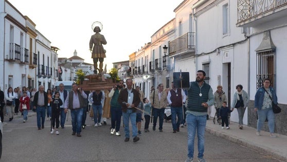 San Isidro Labrador volvió a procesionar para bendecir los campos y las cosechas