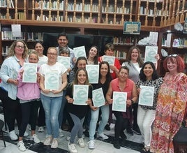Las alumnas han recibido sus títulos de la formación.