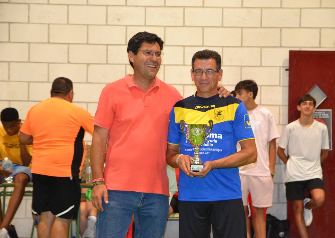 Los finalistas de absoluta del XX Maratón se llevan cada uno 400€ tras la suspensión de la mitad del partido final