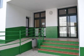Acceso al Centro de Eduación Infantil.