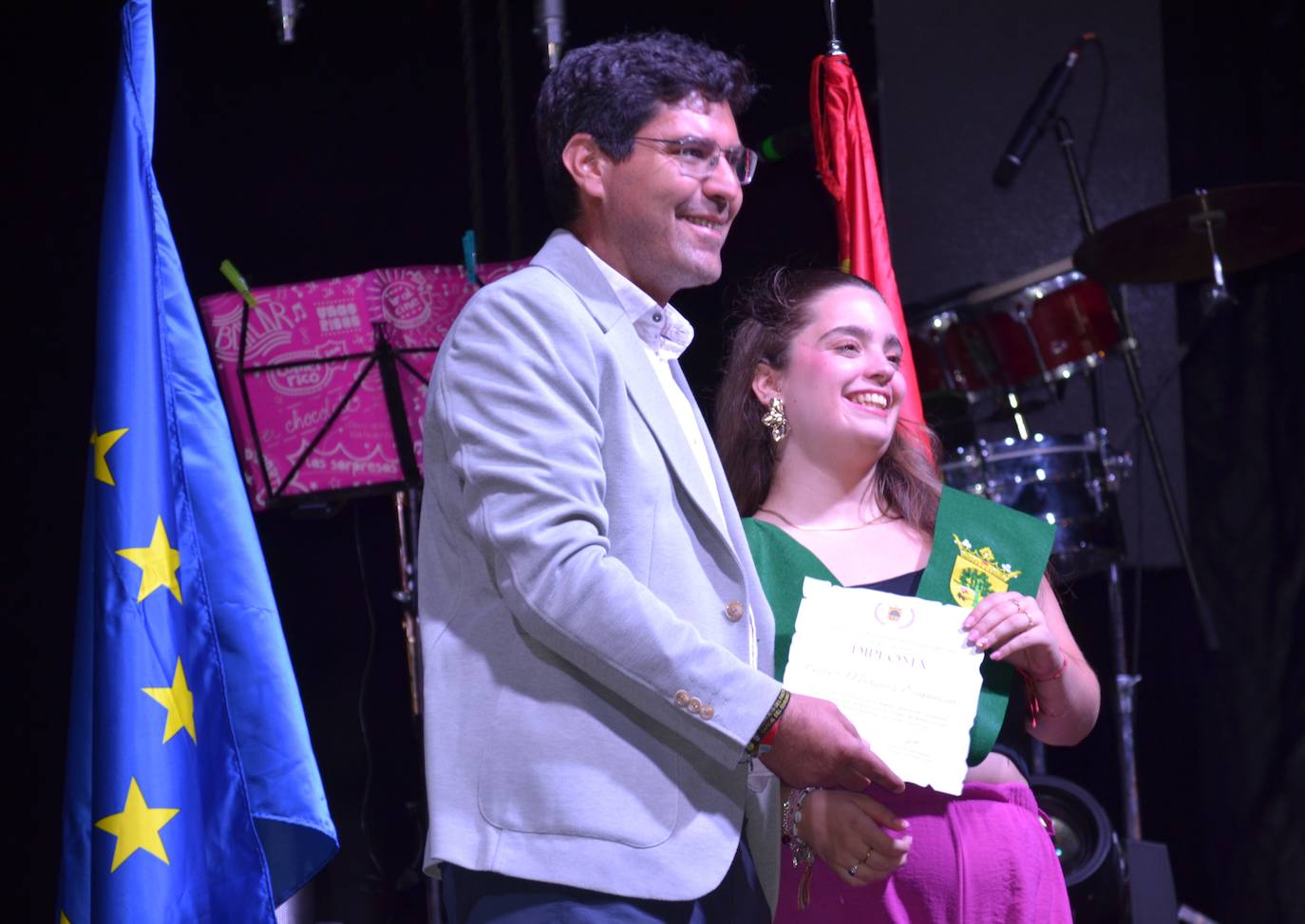 Cuatro estudiantes fueron premiados con las Becas a la Excelencia Académica