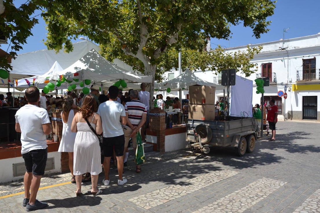 La AECC despachó 900 raciones de garbanzos en la XIII edición de su evento solidario