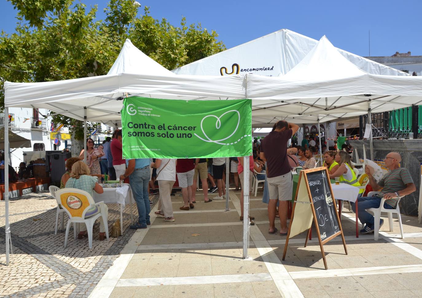 La AECC despachó 900 raciones de garbanzos en la XIII edición de su evento solidario