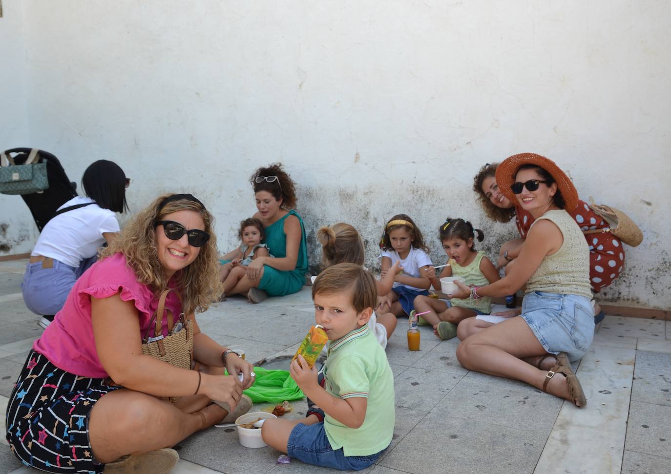 La AECC despachó 900 raciones de garbanzos en la XIII edición de su evento solidario