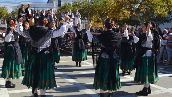 El Ayuntamiento busca personas interesadas en pertenecer a un grupo de Bailes Regionales