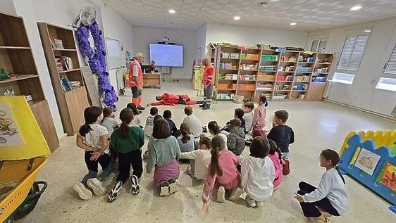 El proyecto 'Reanima' de Cruz Roja llega al CEIP F. R. Perera