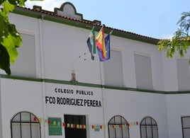 Fachada del colegio.