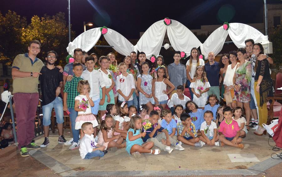 Parte de los participantes en la gala, junto al jurado y concejales. ALMUDENA PARRA