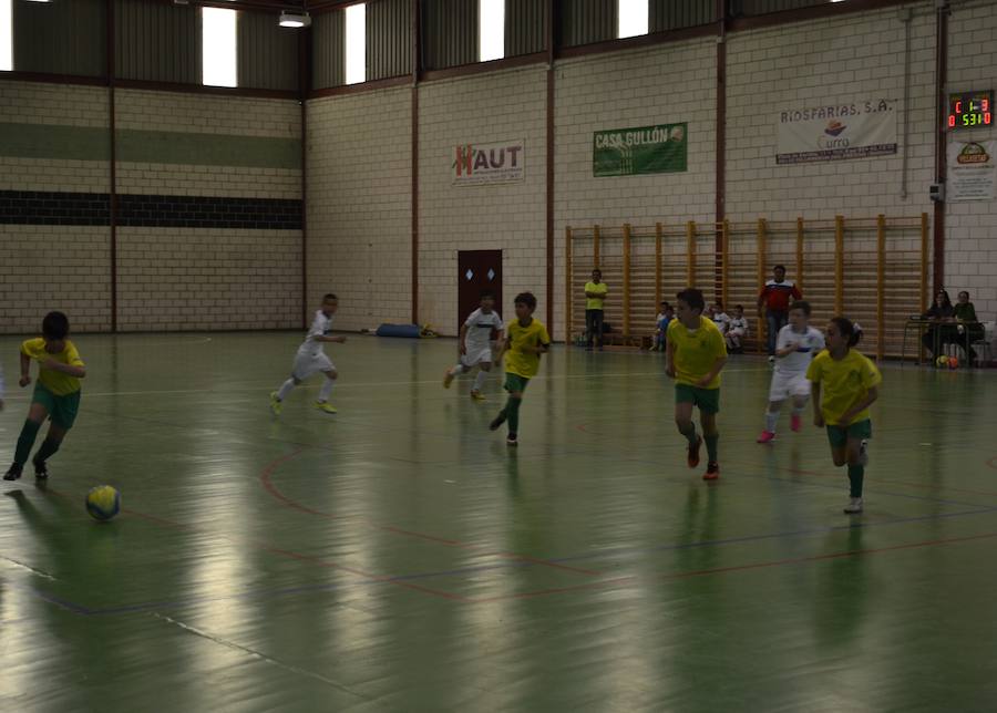 A.D.C. Villanueva benjamines en pleno juego