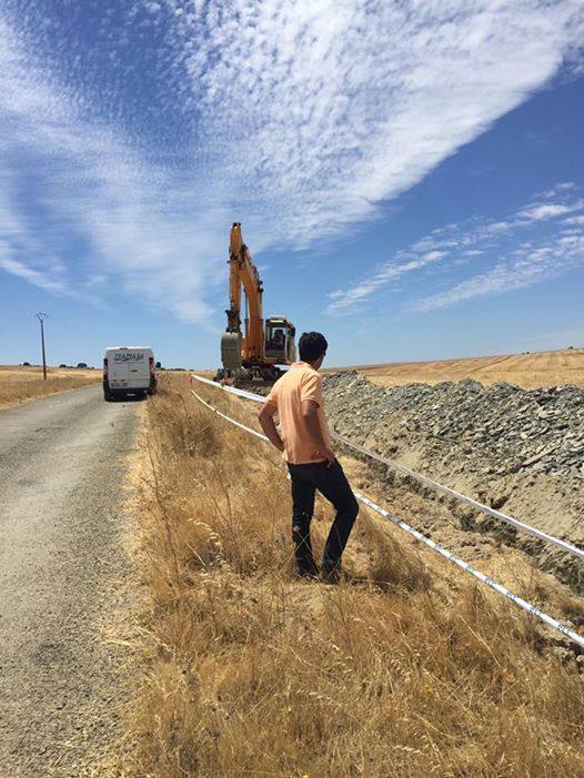 El alcalde supervisa las obras. CEDIDA