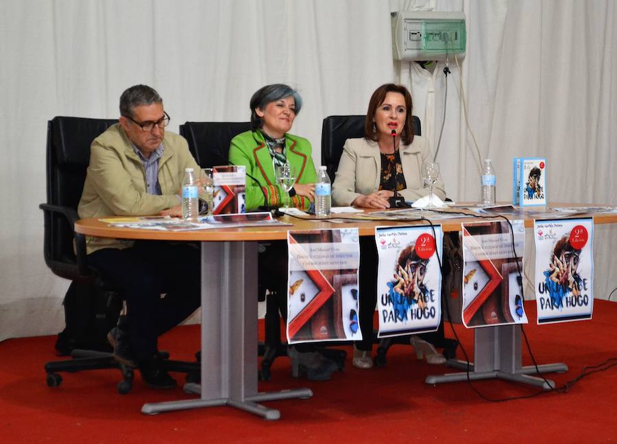 Los escritores Julia Cortés, Caridad Jiménez y José Manuel Vivas clausuraron la XI Feria del Libro