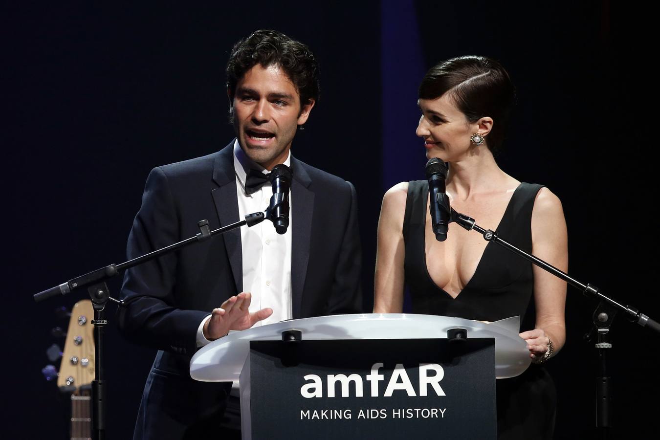 El actor Adrian Grenier y la actriz Paz Vega.