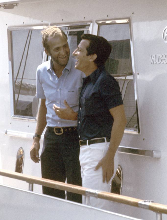 El Rey con Adolfo Suárez. El Rey Juan Carlos y Adolfo Suarez, a bordo del yate Fortuna en Palma de Mallorca.